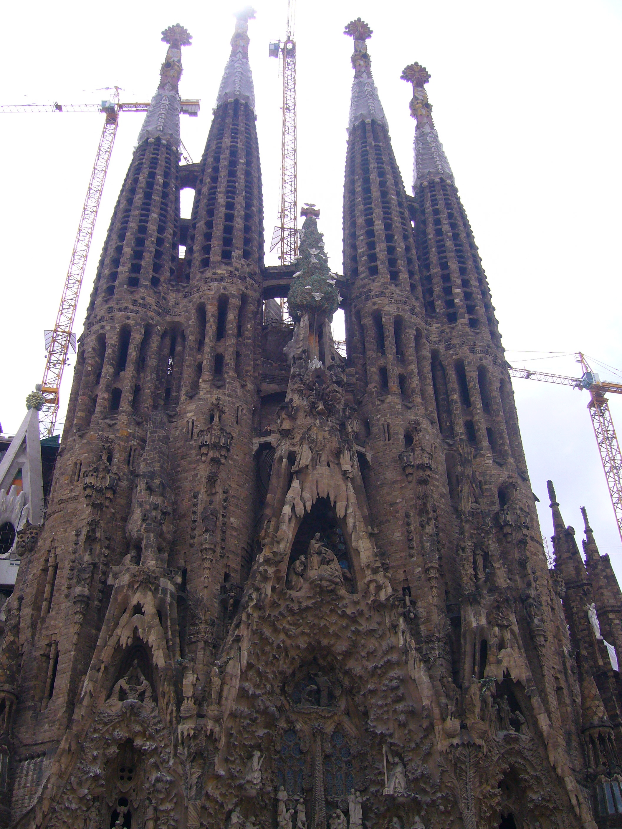 アントニ・ガウディの作品群 Works of Antoni Gaudi(Spain アントニ・ガウディの作品群 Works of Antoni Gaudi(Spain